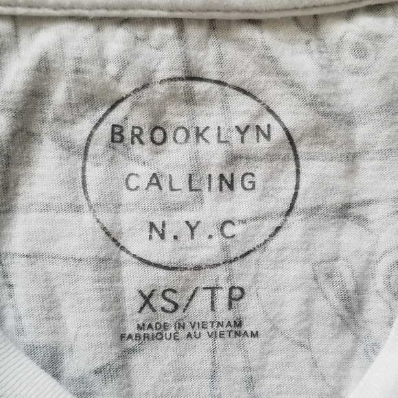 Brooklyn Calling N.Y.C Graphic Tee - Picture 3 of 3